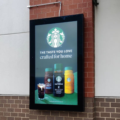 32-calowy wyświetlacz LCD HD 1920x1080 do użytku zewnętrznego z żywotnością 50000~100000 godzin do digital signage